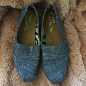 Toms shoes